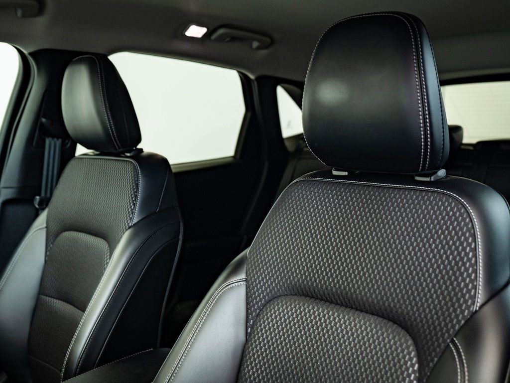 Used 2024 Ford Escape SE image 20