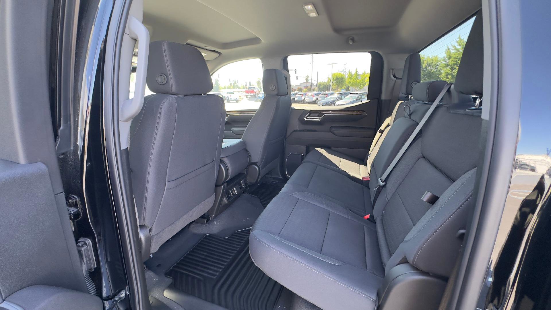 New 2025 GMC Sierra 1500 Elevation image 8