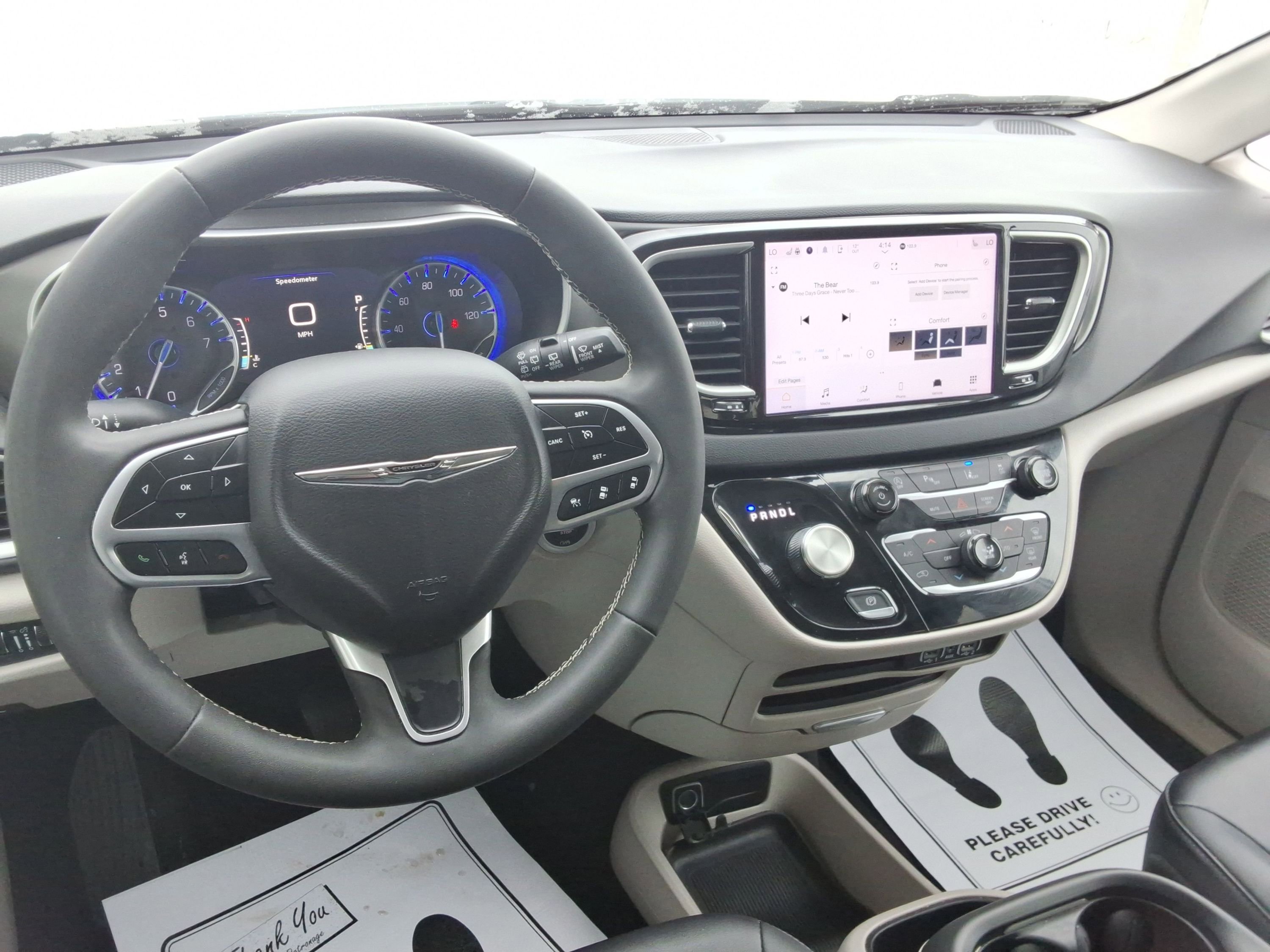 Used 2024 Chrysler Pacifica Touring-L image 12