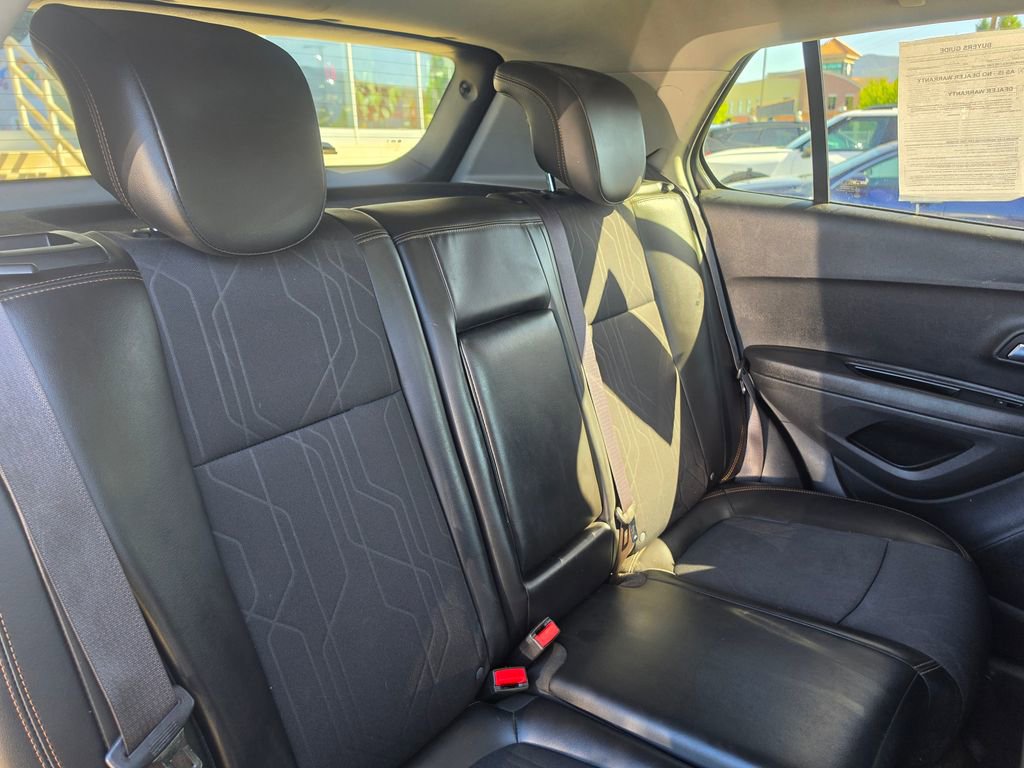 Used 2019 Chevrolet Trax LT w/ LT Convenience Package AWD/4WD image 13