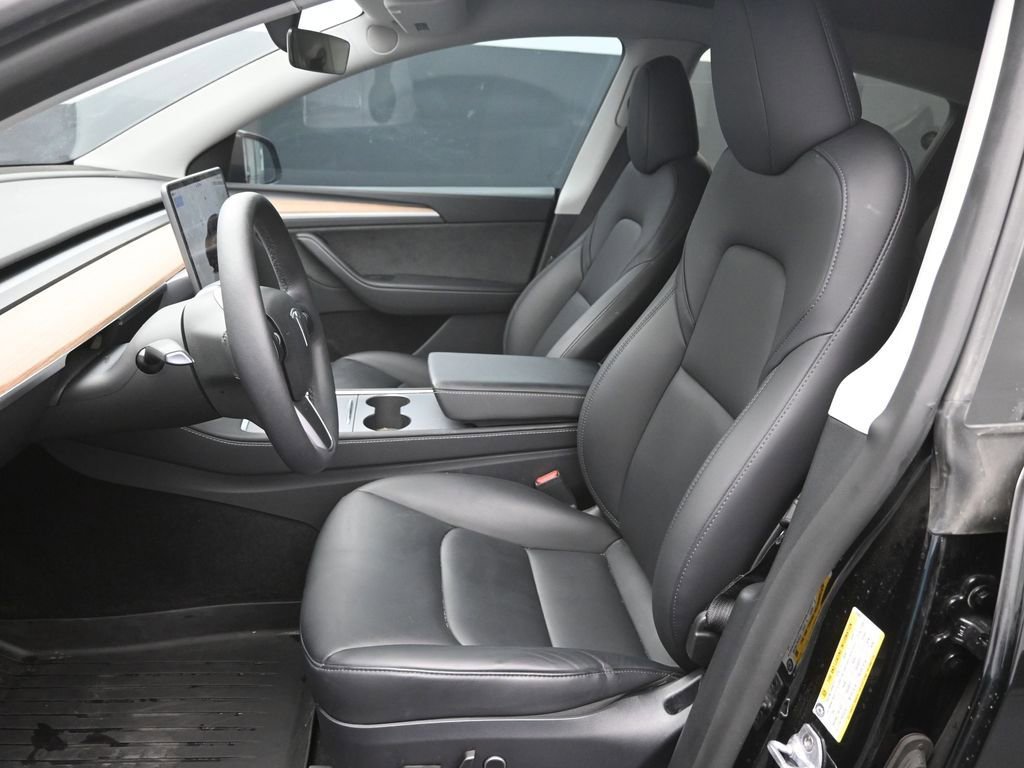Used 2024 Tesla Model Y Long Range image 17