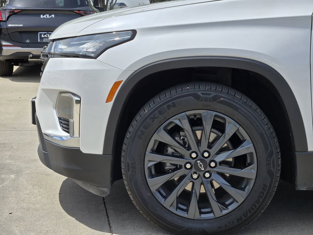 Used 2022 Chevrolet Traverse RS FWD image 14