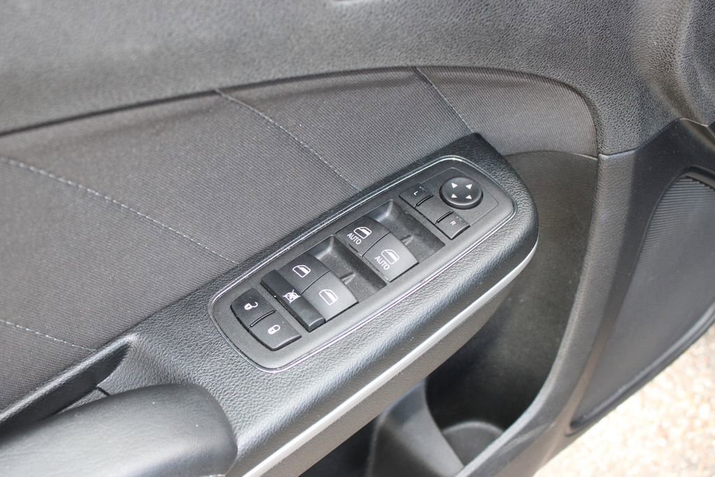 Used 2023 Dodge Charger SXT image 12