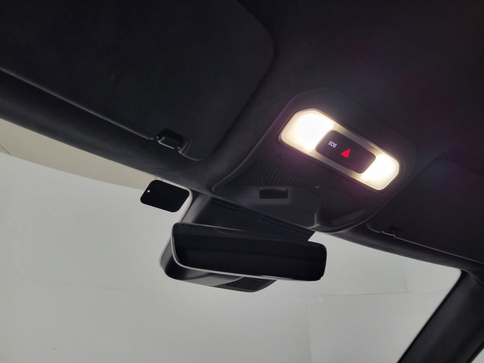 Used 2023 Rivian R1T Adventure image 18