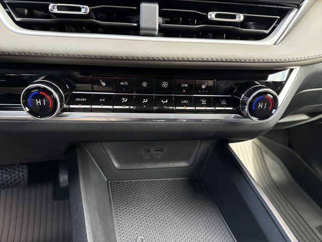 New 2026 Chevrolet Equinox LT w/ Convenience Package II image 18