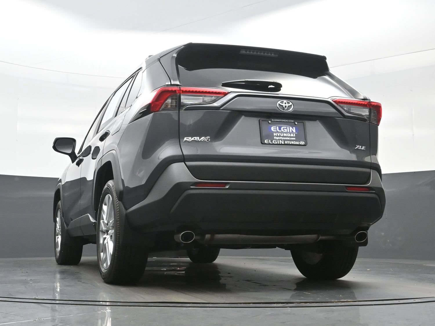 Used 2025 Toyota RAV4 XLE Premium w/ Weather Package FWD image 31