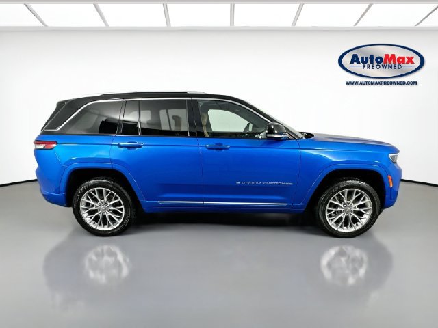 Used 2023 Jeep Grand Cherokee Summit AWD/4WD image 10