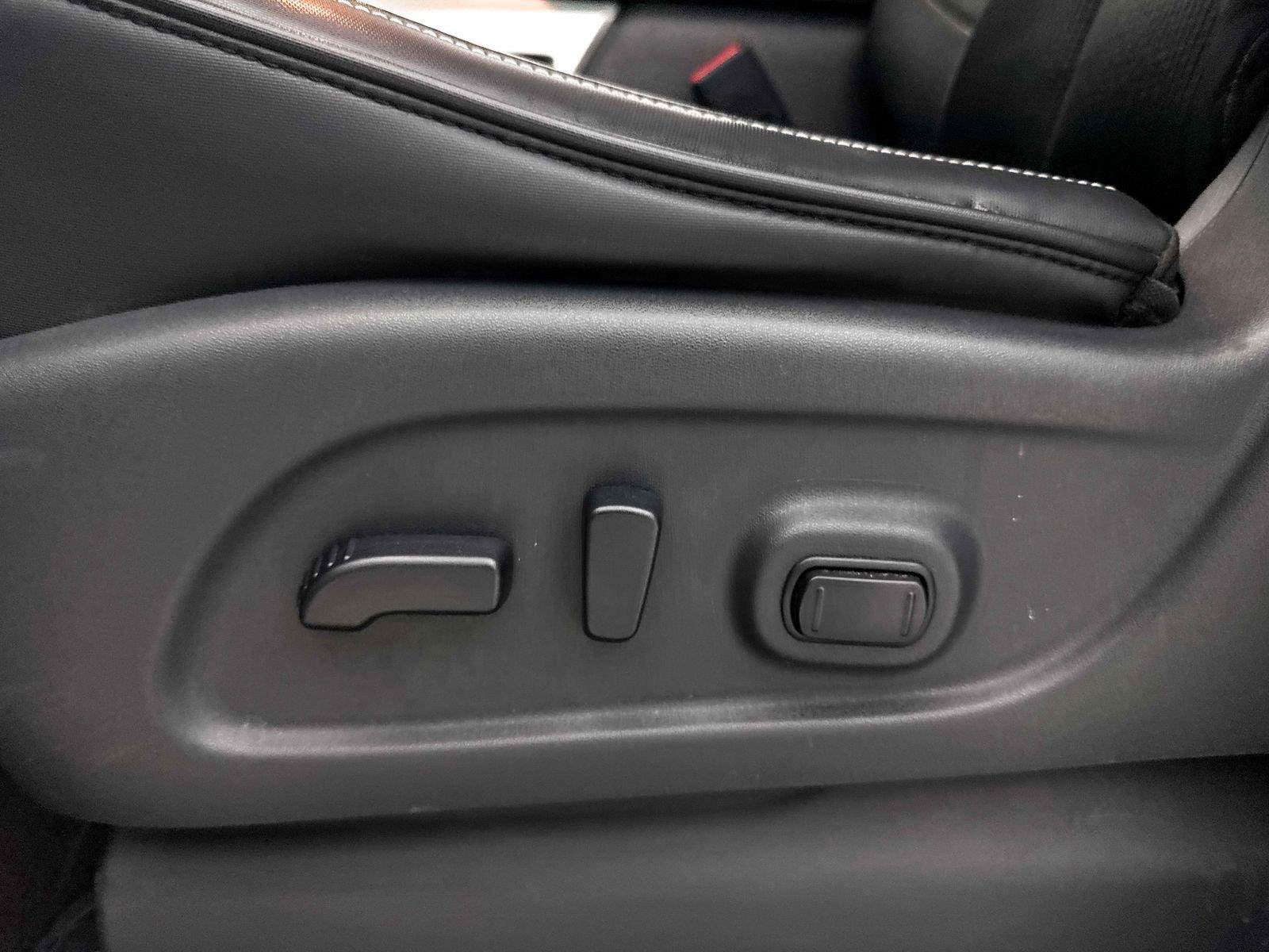 Used 2017 Nissan Titan PRO-4X AWD/4WD image 17