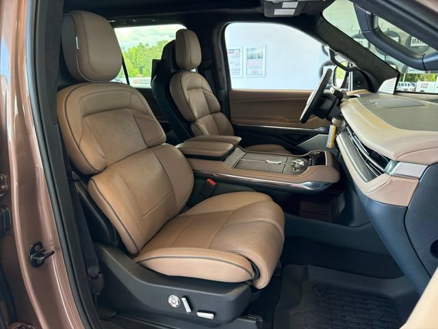 New 2026 Lincoln Navigator Black Label AWD/4WD image 22