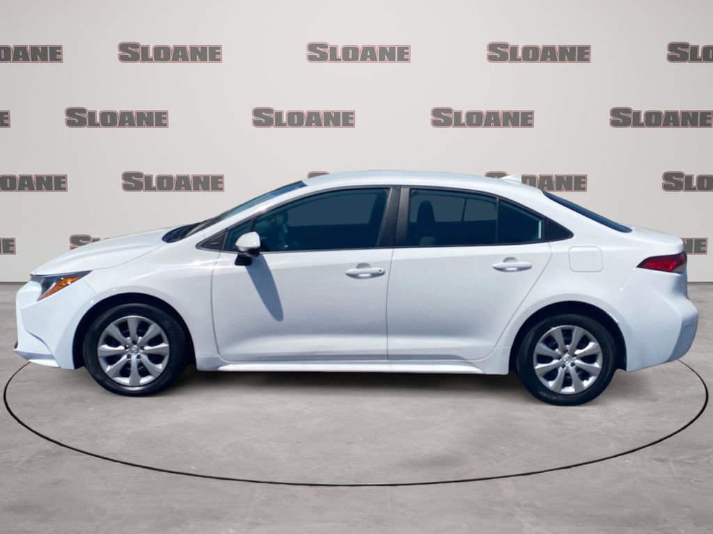 Used 2024 Toyota Corolla LE FWD image 2