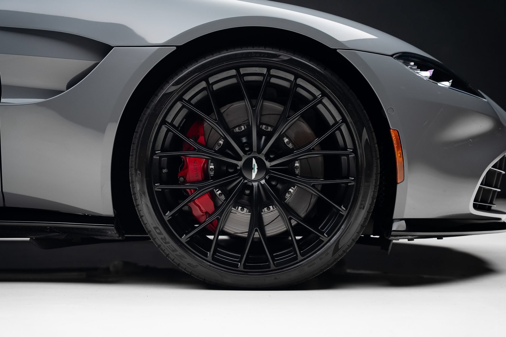 Used 2023 Aston Martin V8 Vantage Roadster RWD image 40