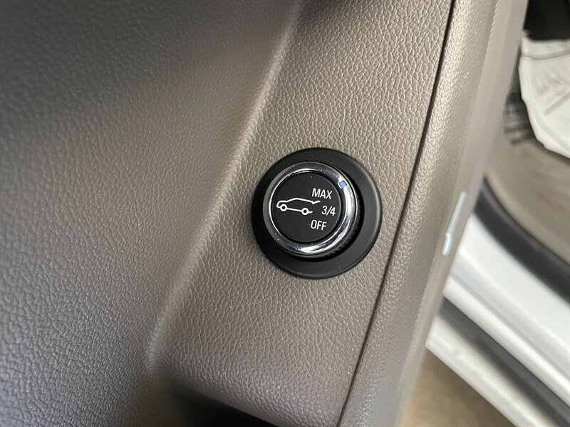 Used 2018 Chevrolet Traverse Premier AWD/4WD image 18