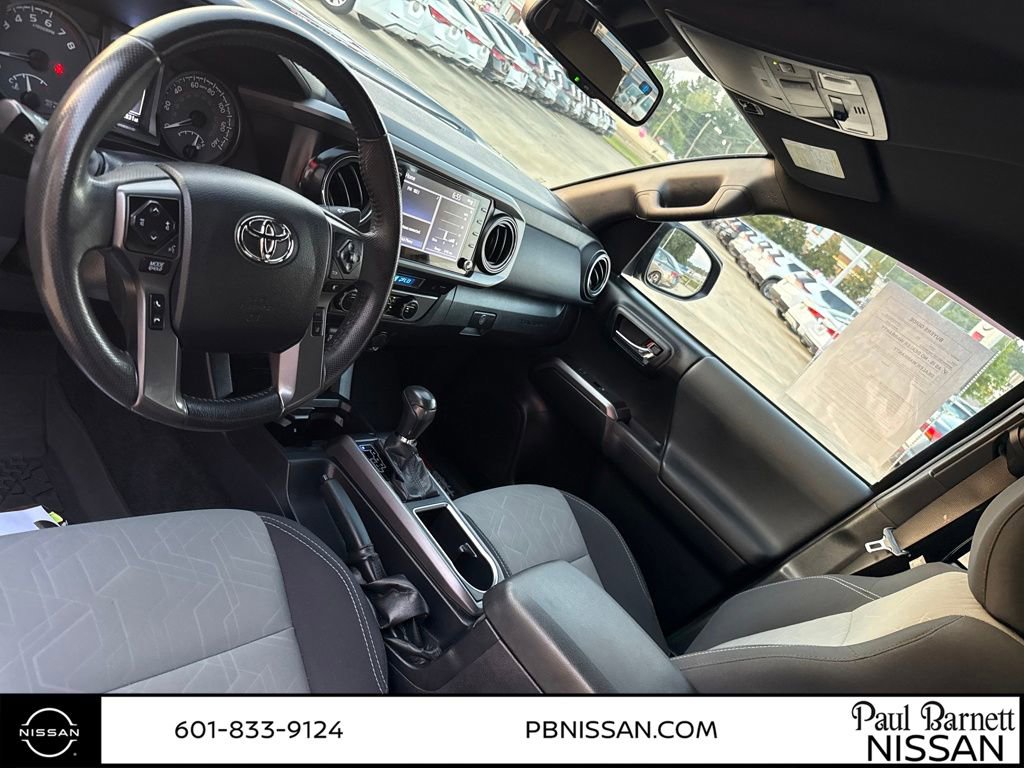 Used 2022 Toyota Tacoma TRD Off-Road image 18