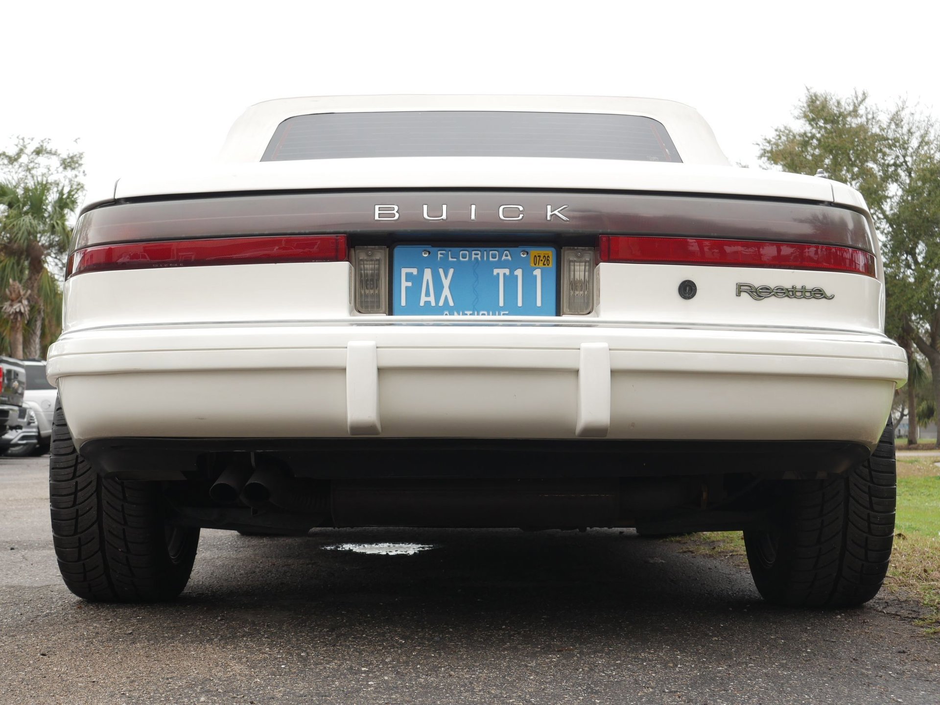 Used 1990 Buick Reatta Convertible image 21