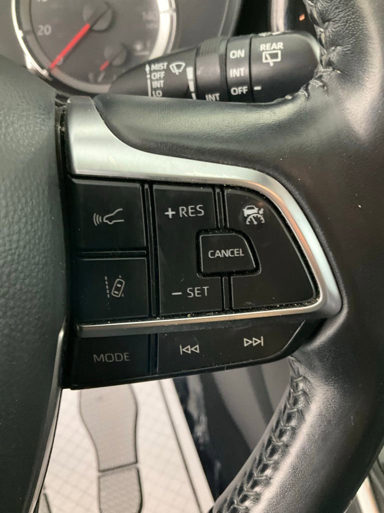 Used 2021 Toyota Highlander LE image 19