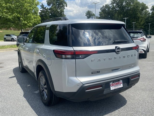 Certified 2024 Nissan Pathfinder SV image 5