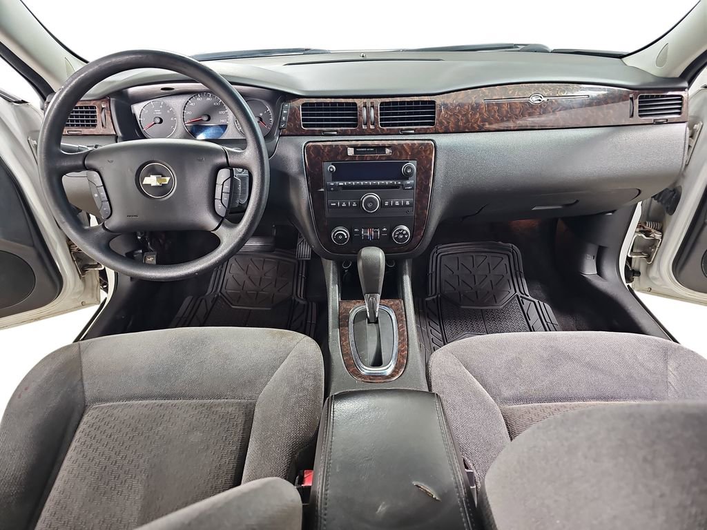 Used 2015 Chevrolet Impala LT w/ LT Sunroof Package image 11