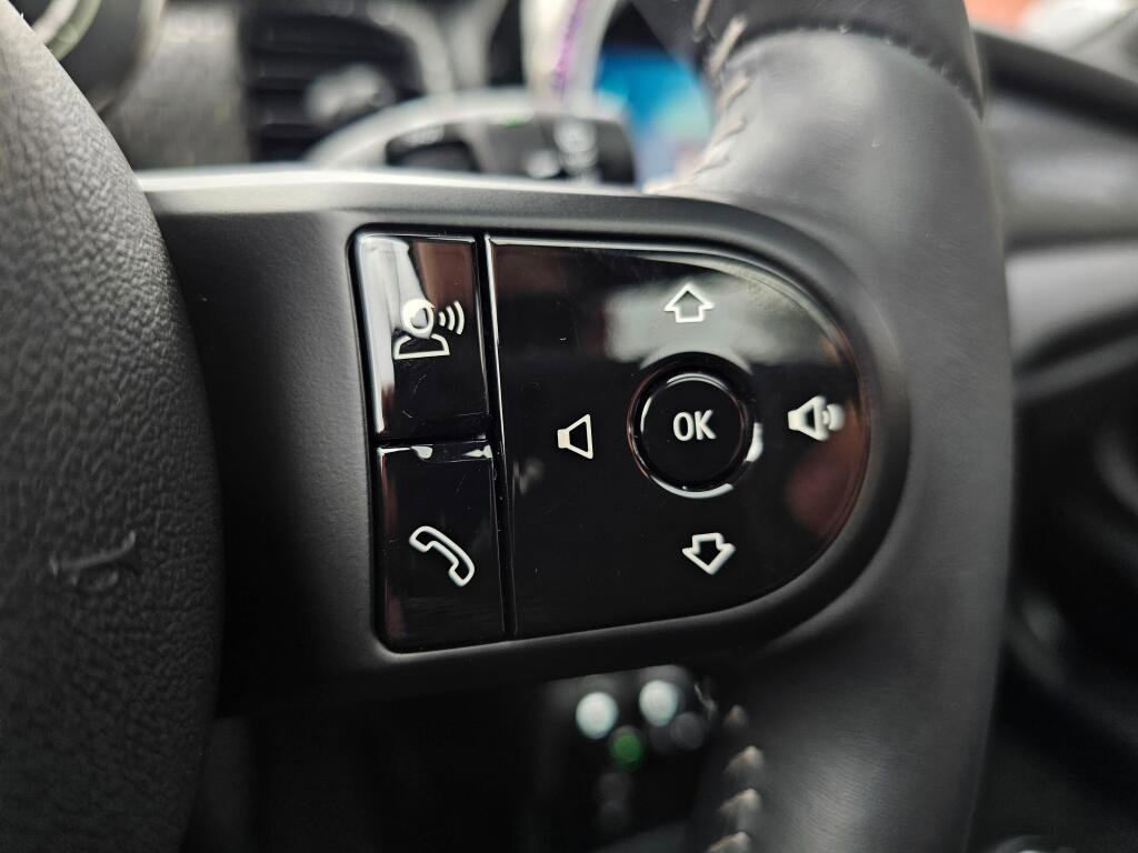 Used 2023 MINI Cooper SE image 43