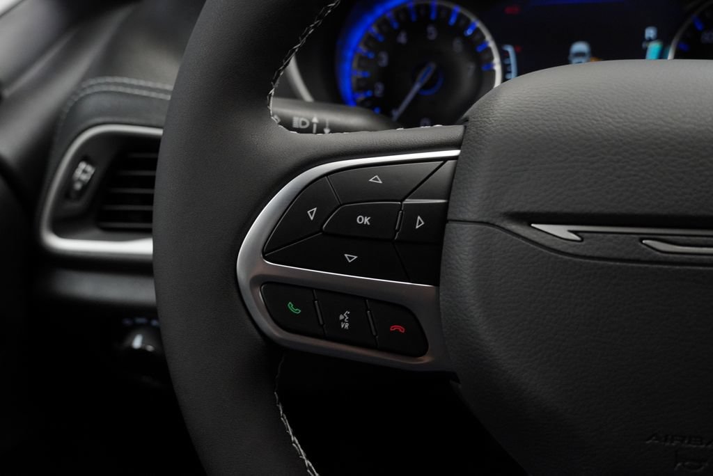 New 2027 Chrysler Pacifica Select FWD image 25