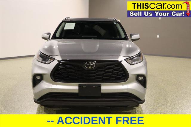 Used 2021 Toyota Highlander XLE image 2