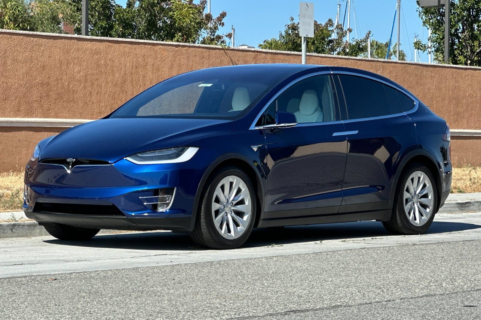 Used 2017 Tesla Model X 100D AWD/4WD image 8