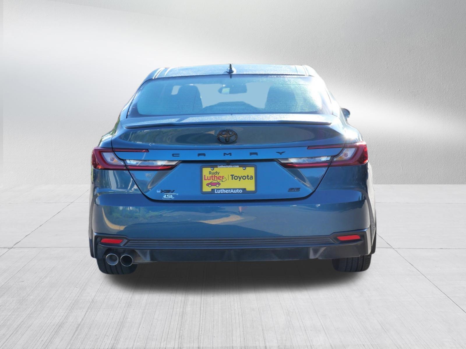 Used 2026 Toyota Camry SE FWD image 7