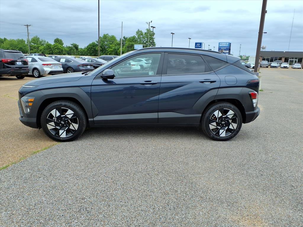 Used 2024 Hyundai Kona SEL w/ Convenience Package FWD image 2