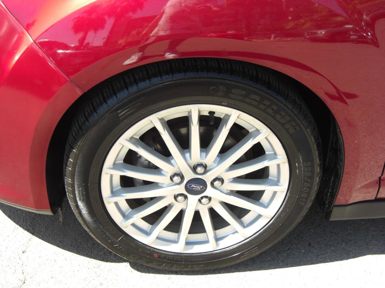 Used 2015 Ford C-MAX SEL FWD image 4