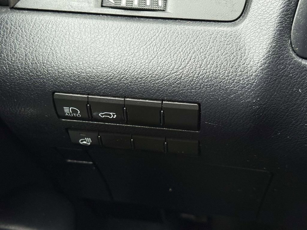 Used 2022 Lexus RX 350L Premium image 21