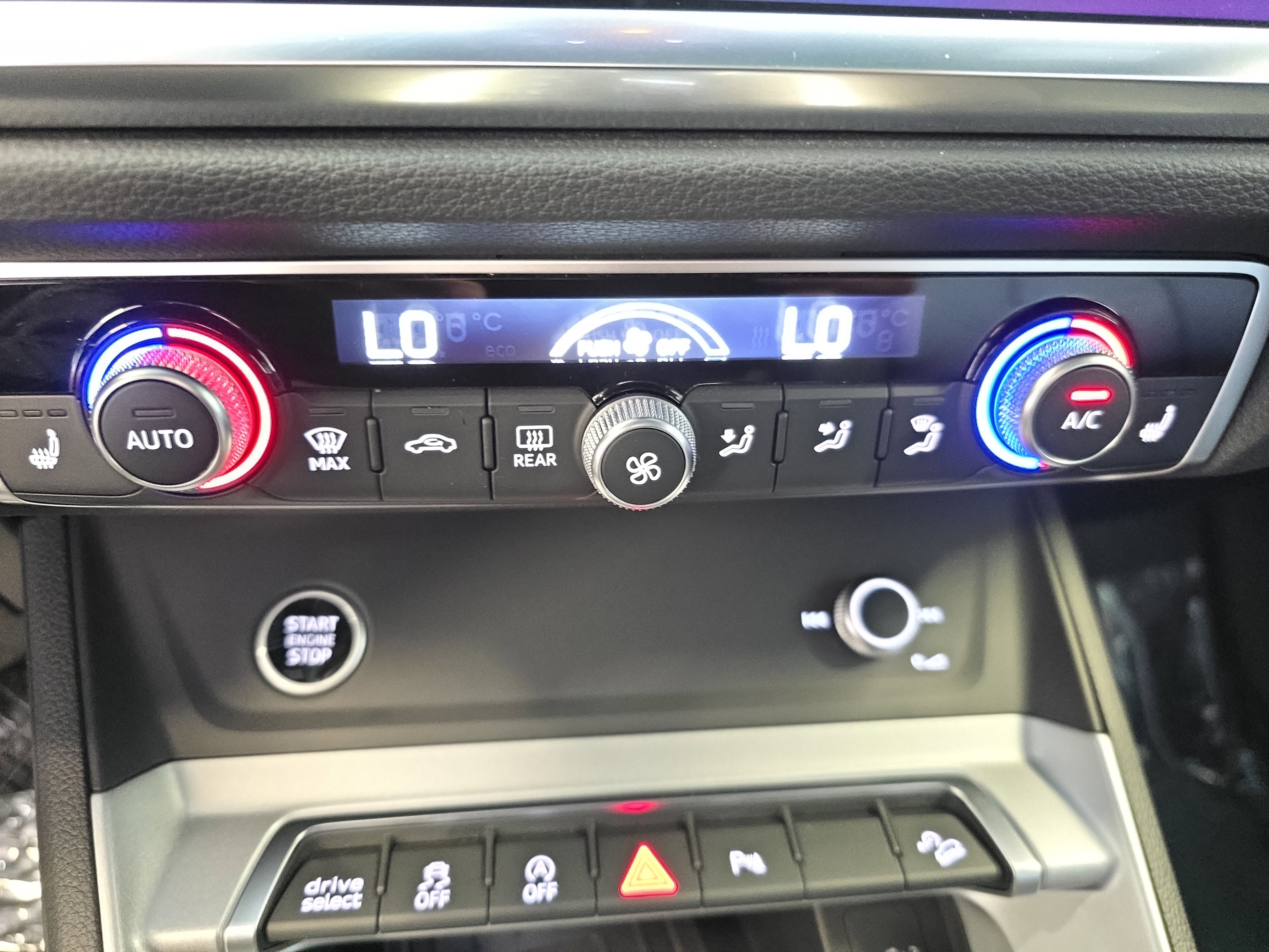 Certified 2025 Audi Q3 2.0T Premium w/ Convenience Package AWD/4WD image 19