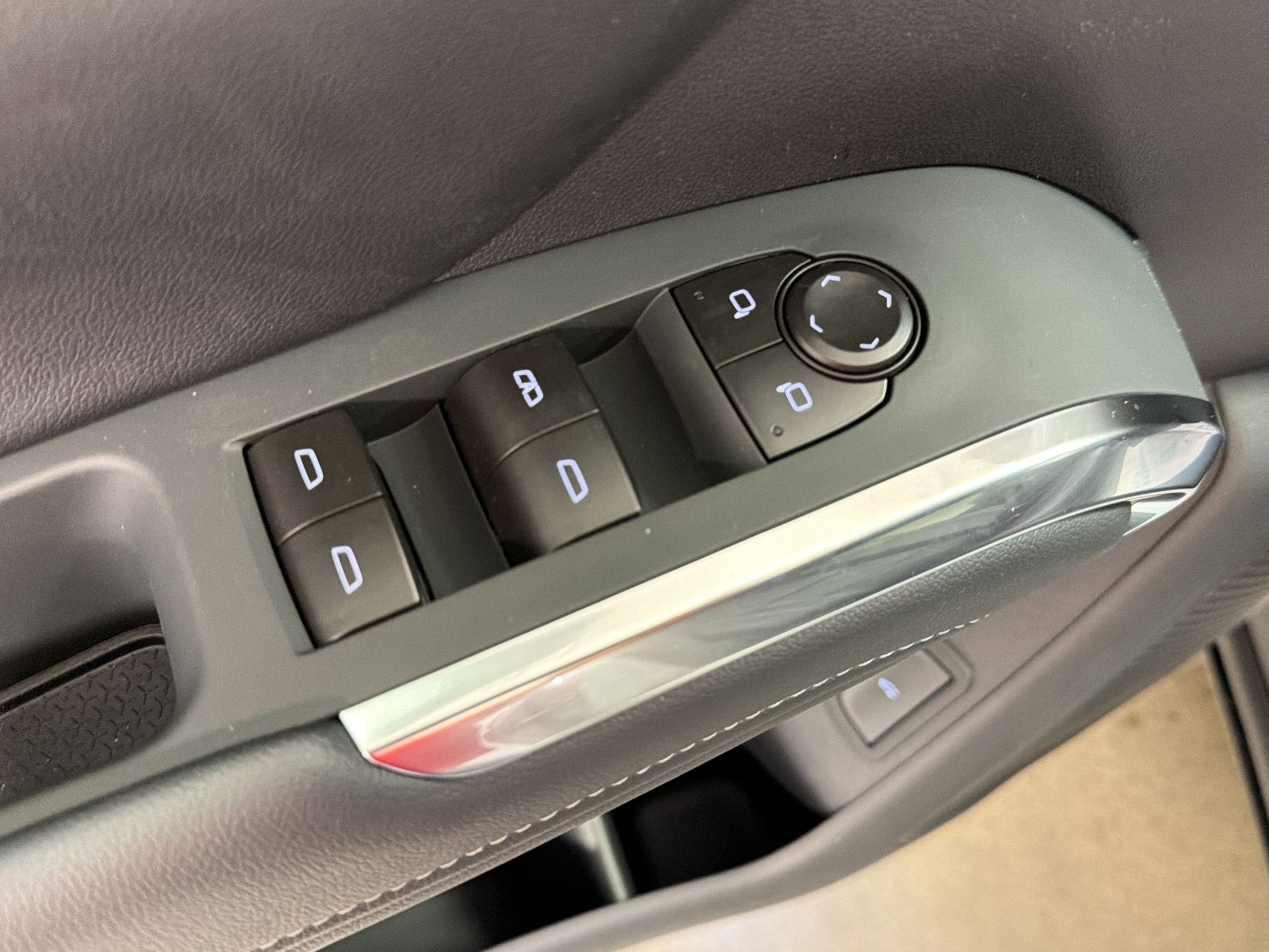 New 2026 Chevrolet Traverse LT image 11