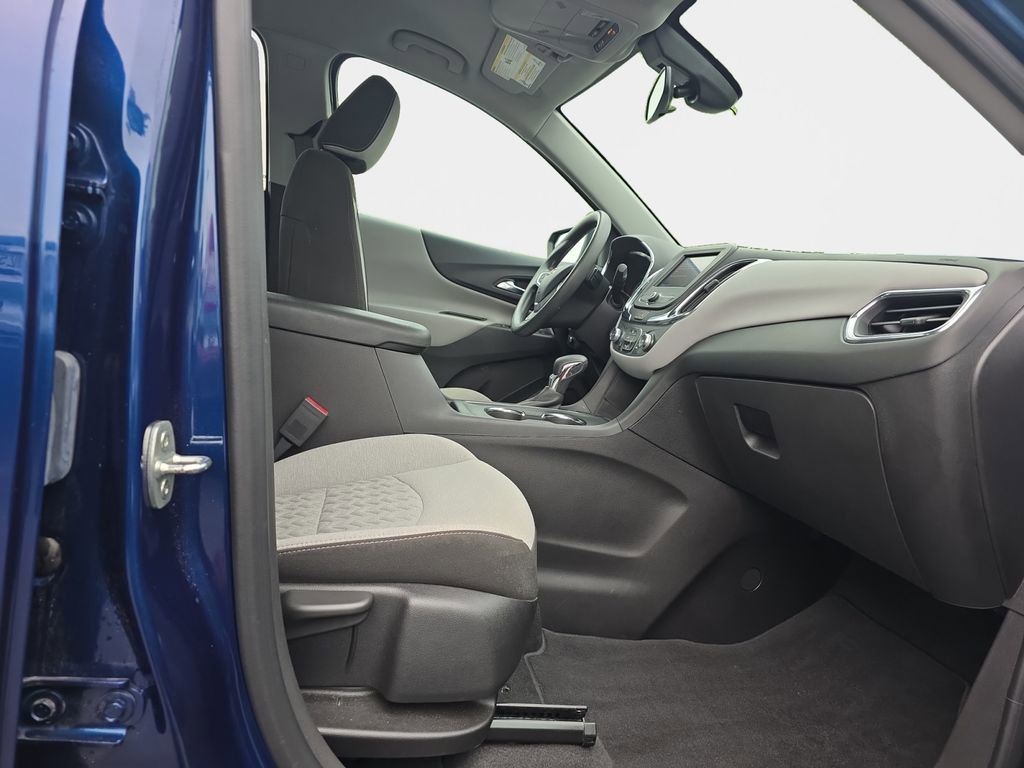 Used 2023 Chevrolet Equinox LS AWD/4WD image 18