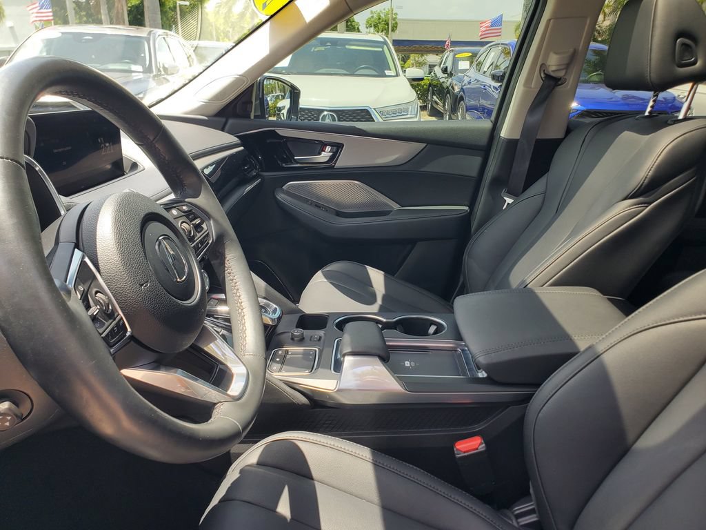 Used 2024 Acura MDX SH-AWD image 17