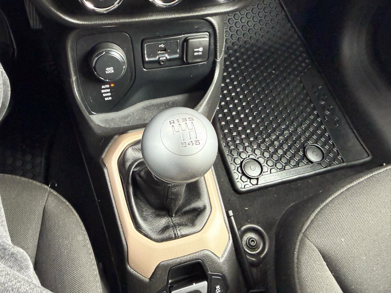 Used 2016 Jeep Renegade Latitude w/ Cold Weather Group image 13