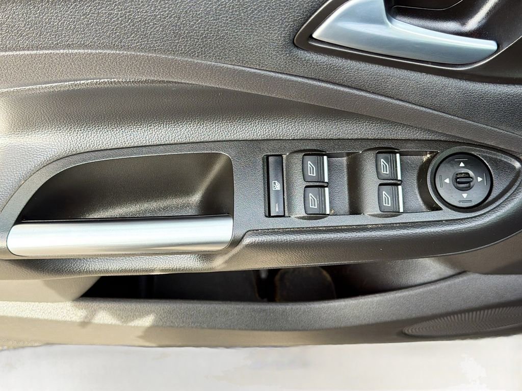 Used 2016 Ford C-MAX Energi SEL w/ Equipment Group 301A FWD image 18