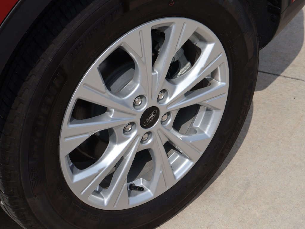Used 2025 Ford Escape Active w/ Cold Weather Package FWD image 40
