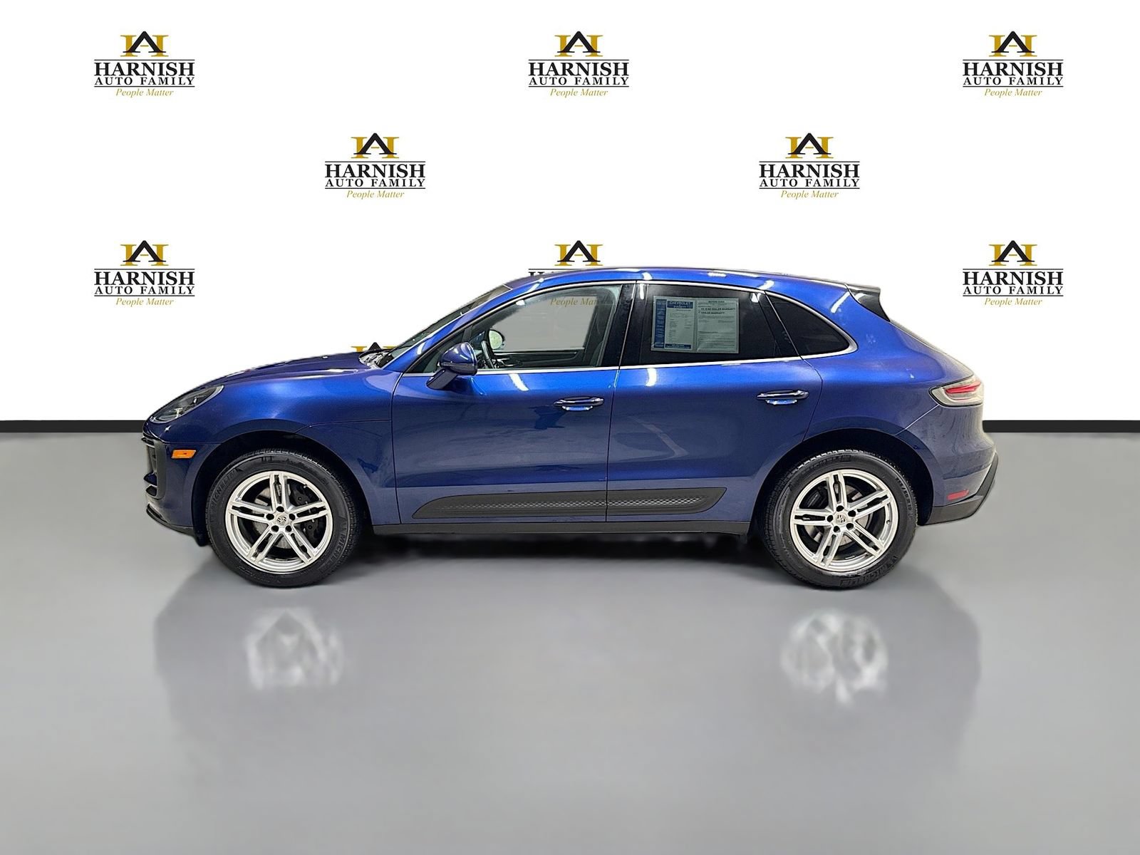 Used 2024 Porsche Macan AWD/4WD image 9