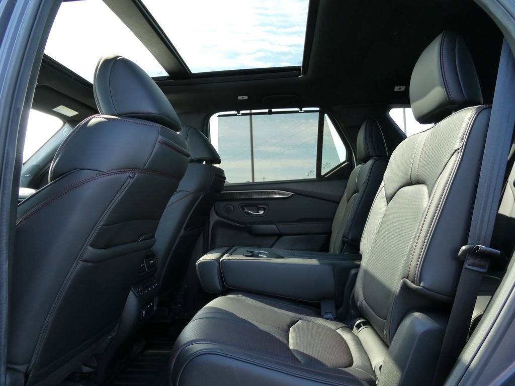 Used 2025 Honda Pilot Black Edition image 21