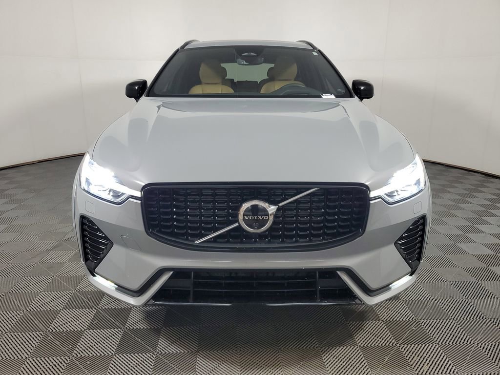 Used 2024 Volvo XC60 B5 Ultimate w/ Protection Package Premier image 2