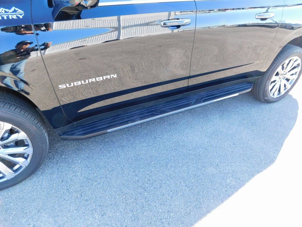 New 2025 Chevrolet Suburban High Country image 12