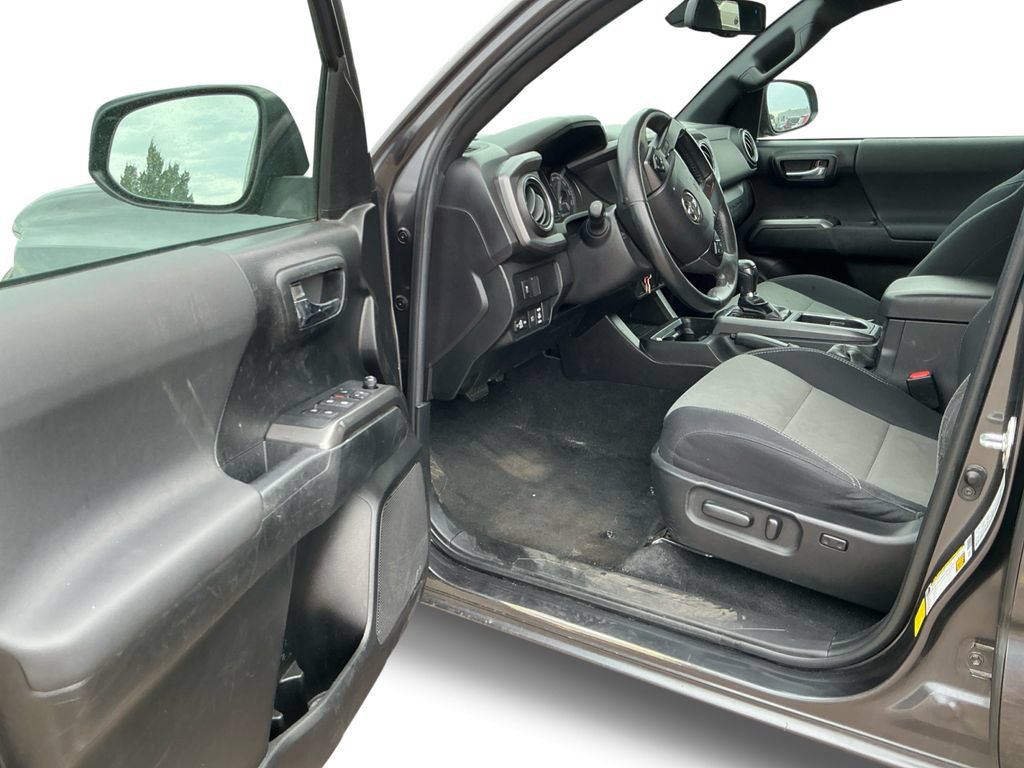 Used 2022 Toyota Tacoma TRD Off-Road RWD image 23