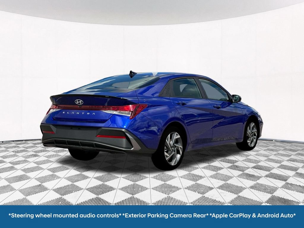 Certified 2025 Hyundai Elantra Sport FWD image 11