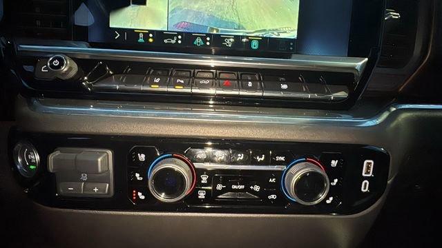 Used 2024 Chevrolet Silverado 2500 High Country w/ High Country Premium Package image 22