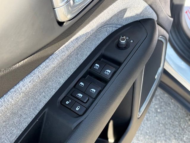 Used 2025 Jeep Compass Latitude w/ Sun & Sound Group image 13