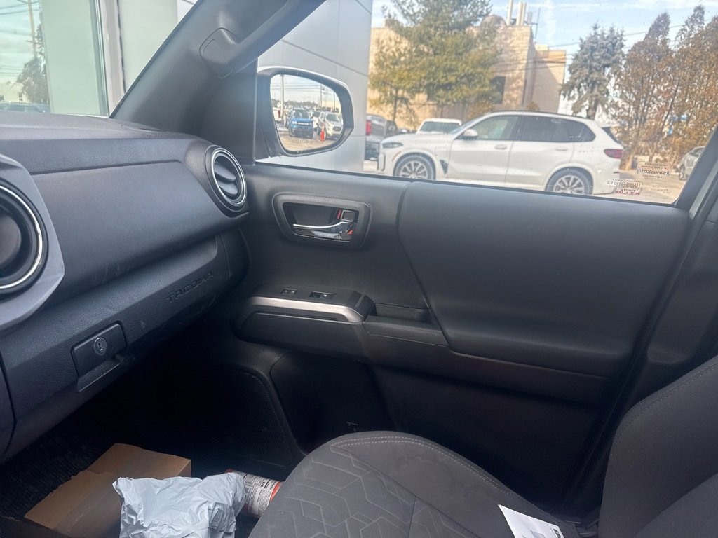 Used 2019 Toyota Tacoma TRD Sport image 13