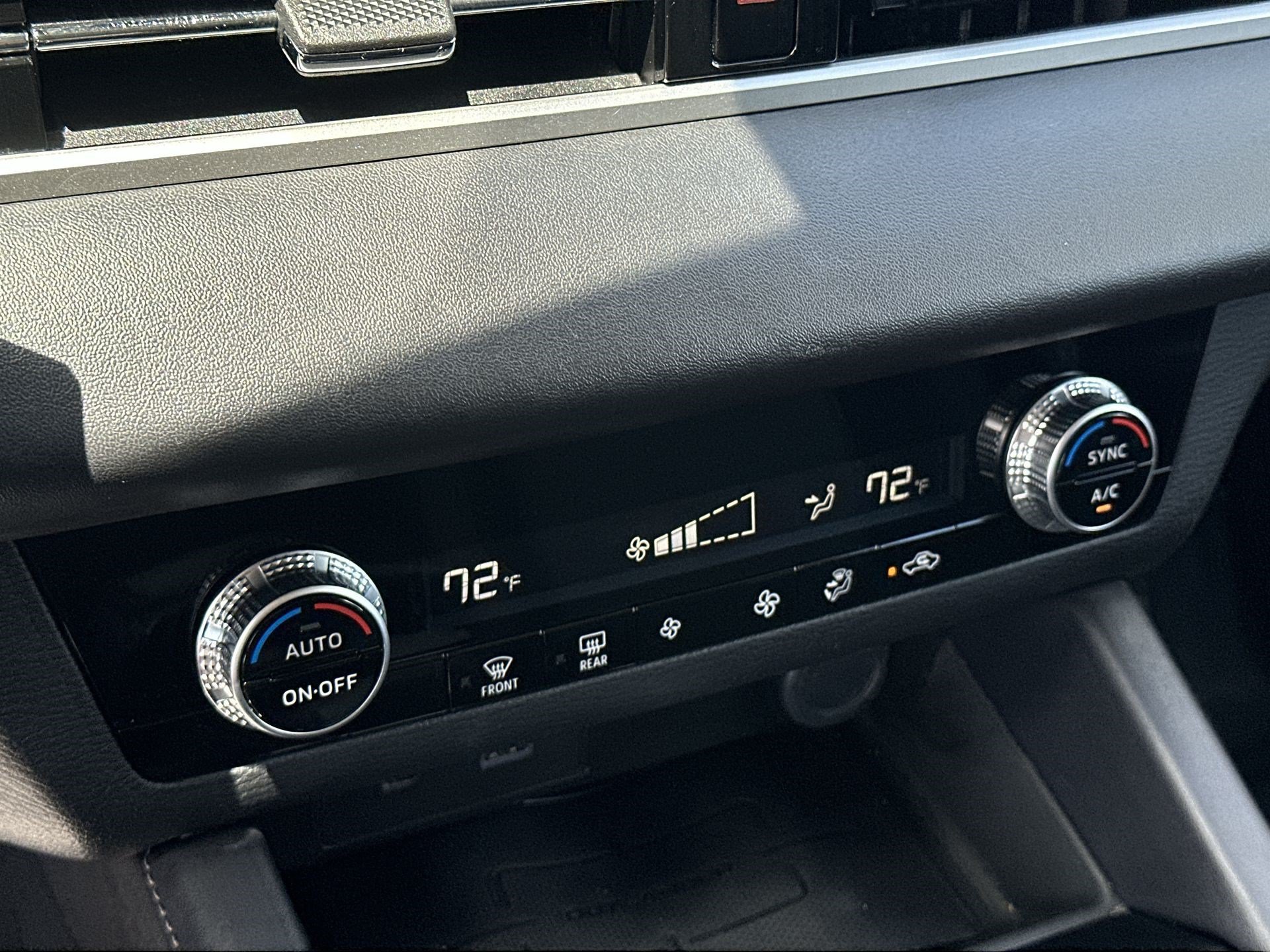 Used 2023 Mitsubishi Outlander ES FWD image 16