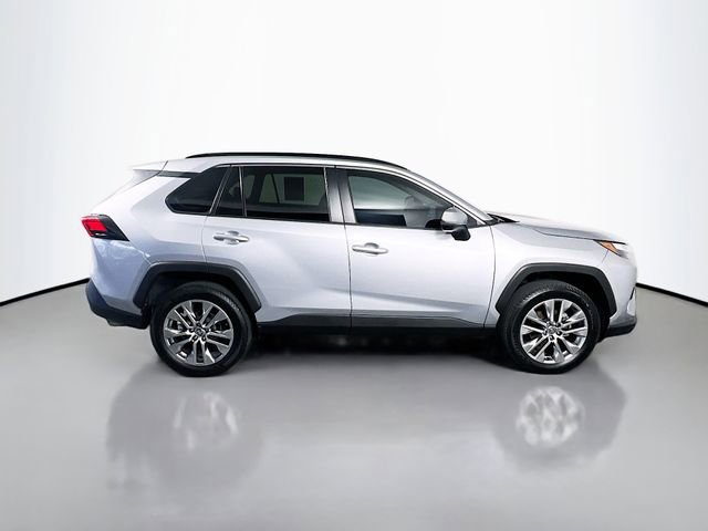 Used 2023 Toyota RAV4 XLE Premium image 8