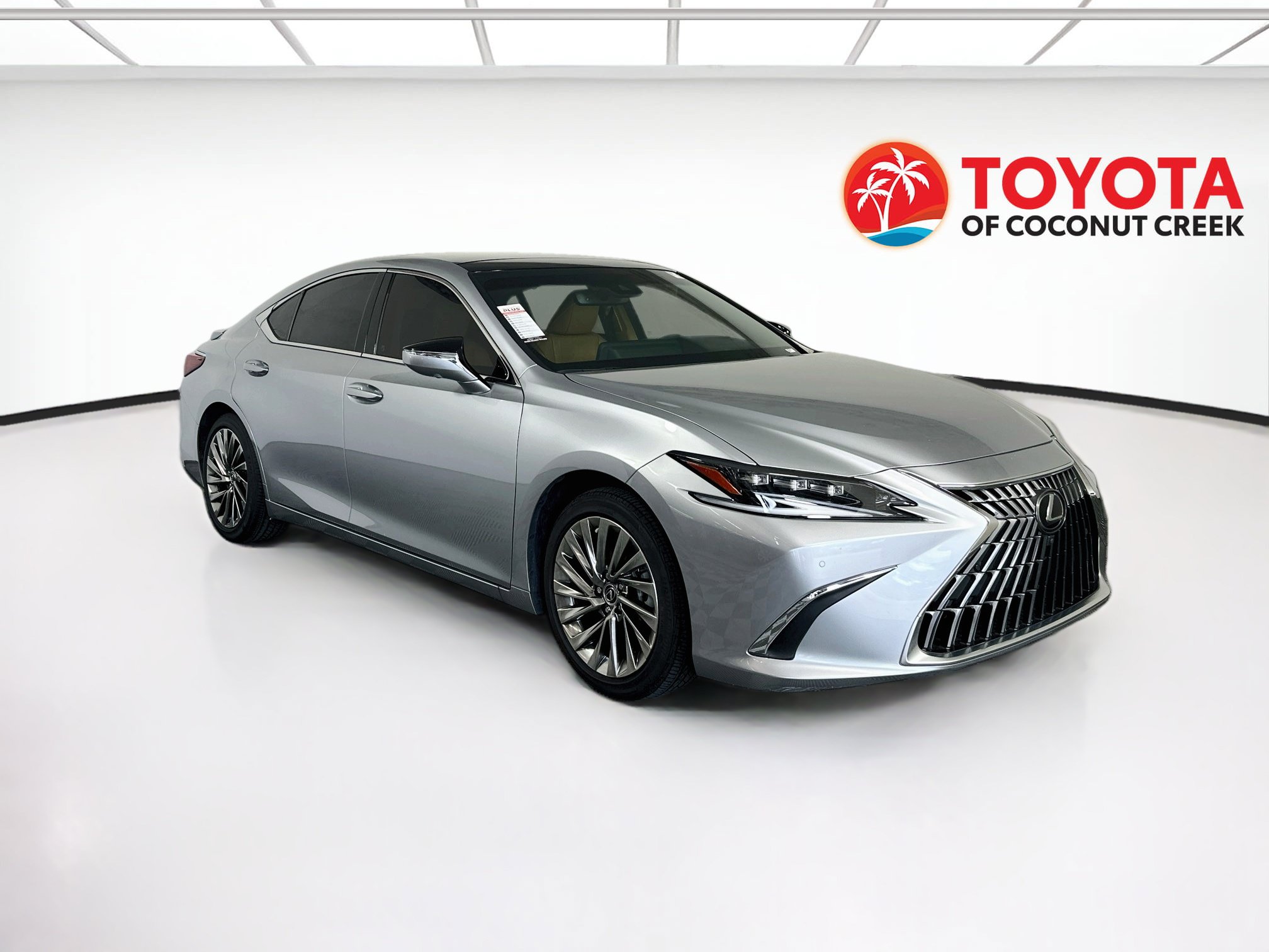 Used 2022 Lexus ES 350 Ultra Luxury w/ Accessory Package 2 FWD image 1