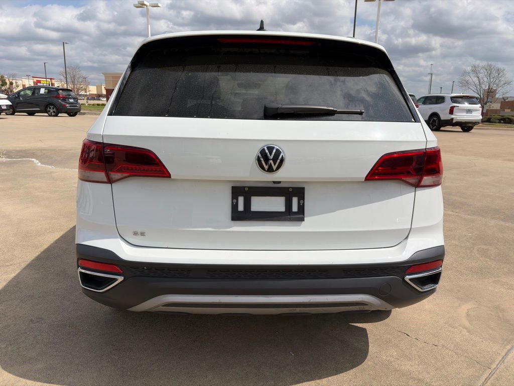 Used 2023 Volkswagen Taos SE FWD image 5