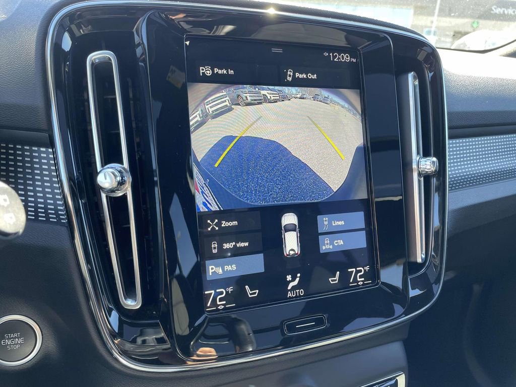 Used 2022 Volvo XC40 T4 R-Design w/ Advanced Package image 16